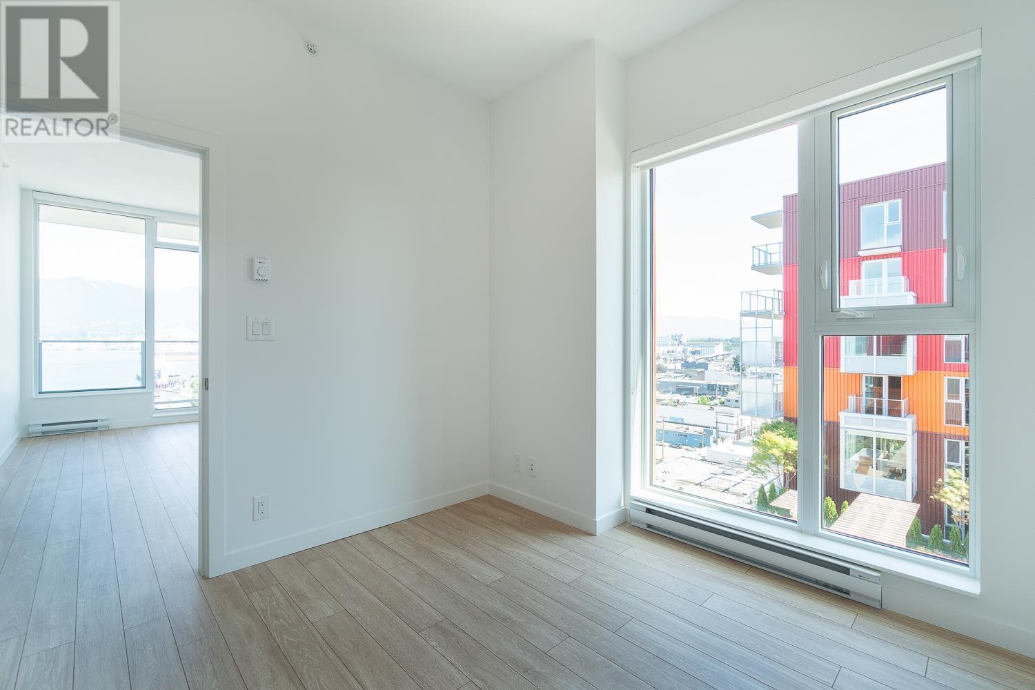 Listing Picture 16 of 40 : PH9 955 E HASTINGS STREET, Vancouver / 溫哥華 - 魯藝地產 Yvonne Lu Group - MLS Medallion Club Member