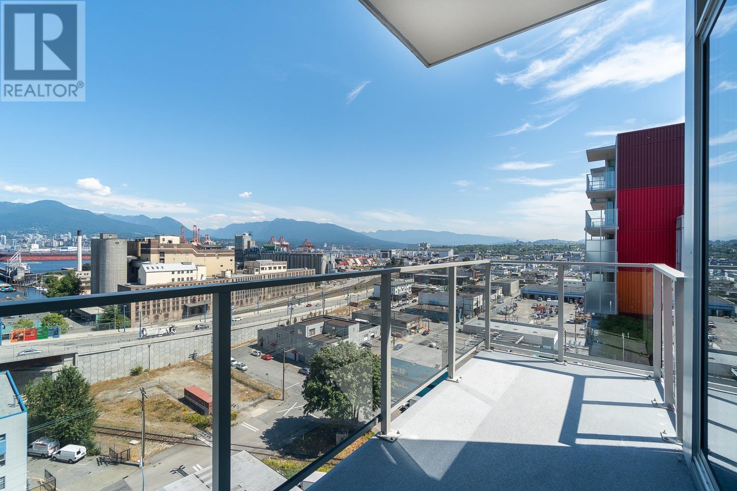 Listing Picture 25 of 40 : PH9 955 E HASTINGS STREET, Vancouver / 溫哥華 - 魯藝地產 Yvonne Lu Group - MLS Medallion Club Member