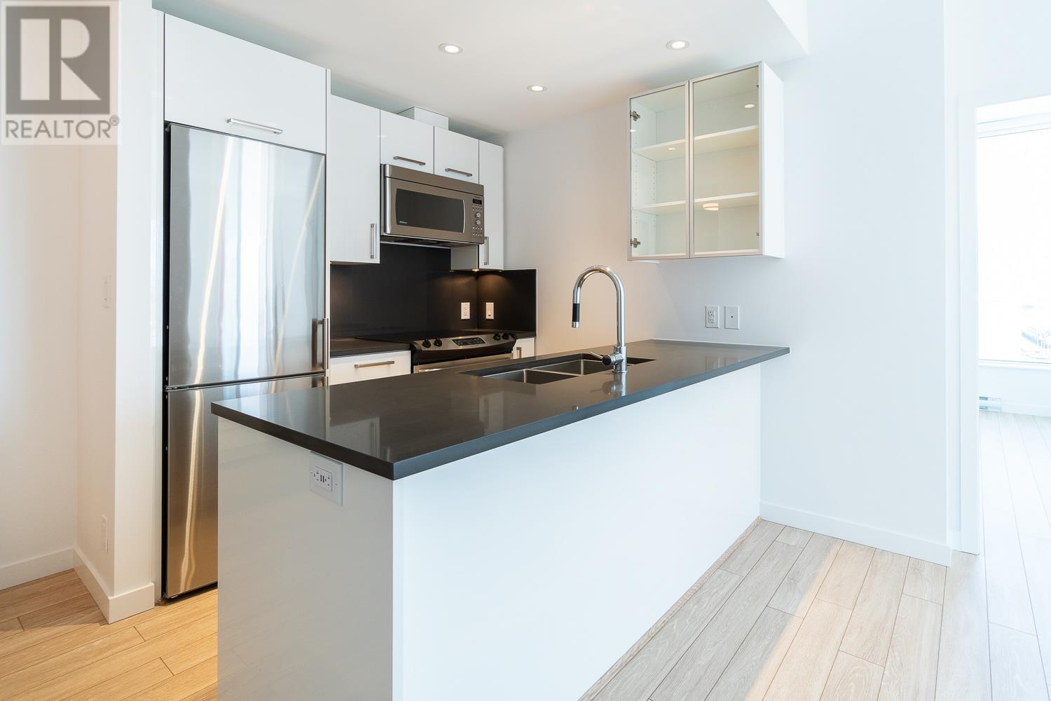 Listing Picture 13 of 40 : PH9 955 E HASTINGS STREET, Vancouver / 溫哥華 - 魯藝地產 Yvonne Lu Group - MLS Medallion Club Member