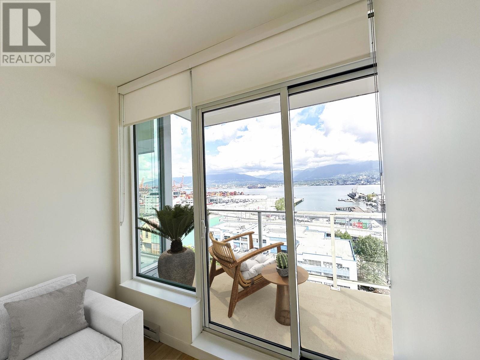 Listing Picture 4 of 40 : PH9 955 E HASTINGS STREET, Vancouver / 溫哥華 - 魯藝地產 Yvonne Lu Group - MLS Medallion Club Member