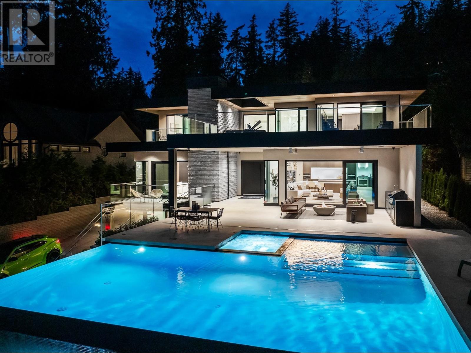 449 Hillcrest Street, West Vancouver, British Columbia  V7V 2L8 - Photo 1 - R2937366