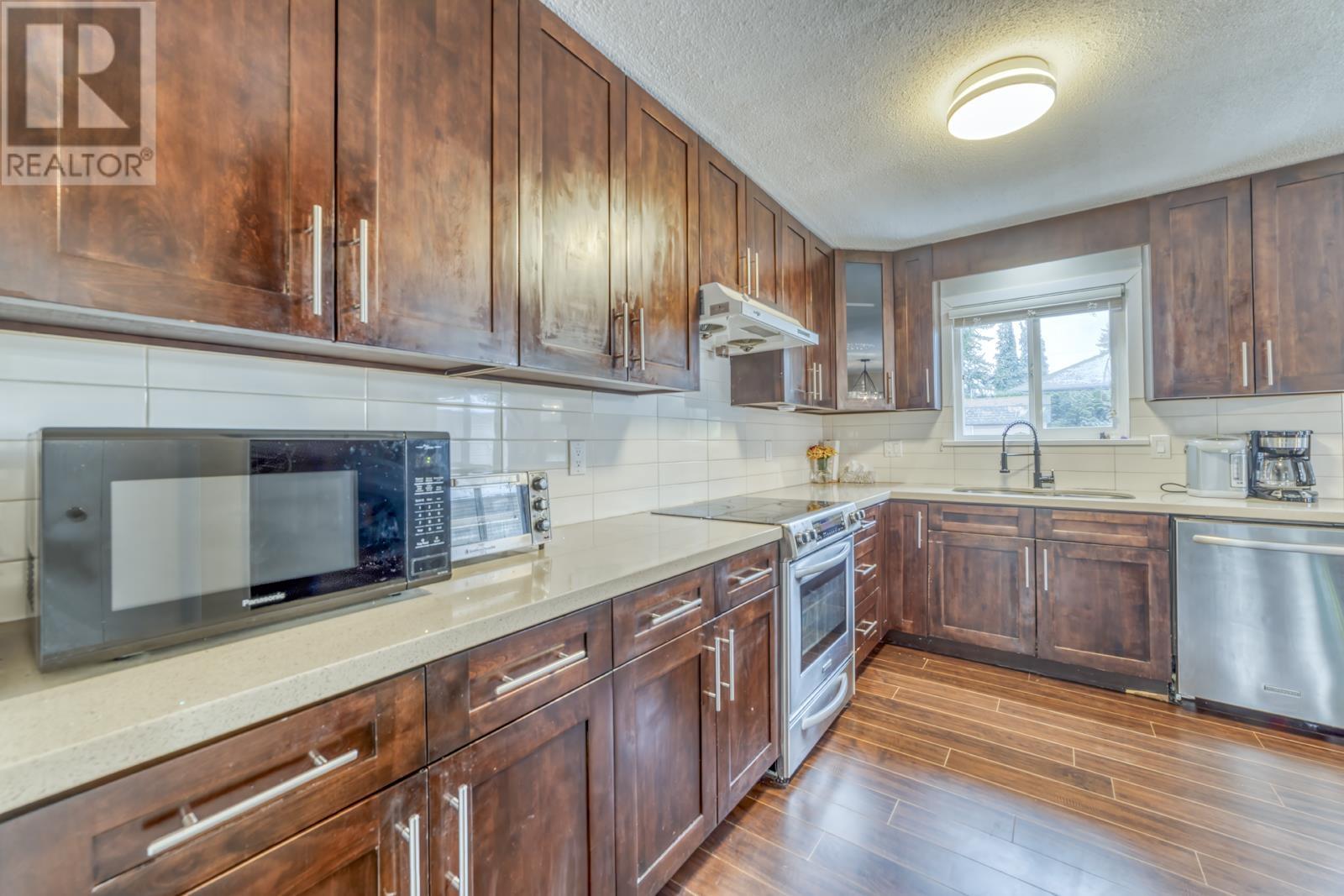 443 Mundy Street, Coquitlam, British Columbia  V3K 5N2 - Photo 8 - R2967677