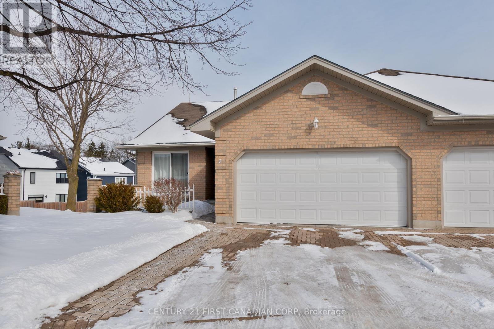 Property at 7 - 861 SHELBORNE STREET image 1