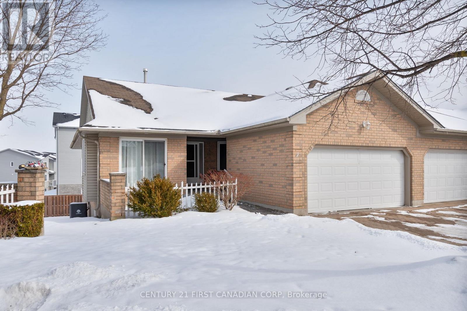 Property at 7 - 861 SHELBORNE STREET image 2