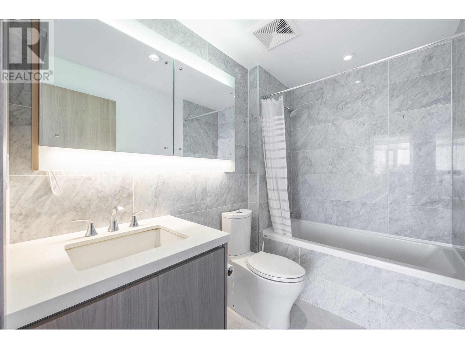 Listing Picture 11 of 19 : 3710 6538 NELSON AVENUE, Burnaby / 本拿比 - 魯藝地產 Yvonne Lu Group - MLS Medallion Club Member