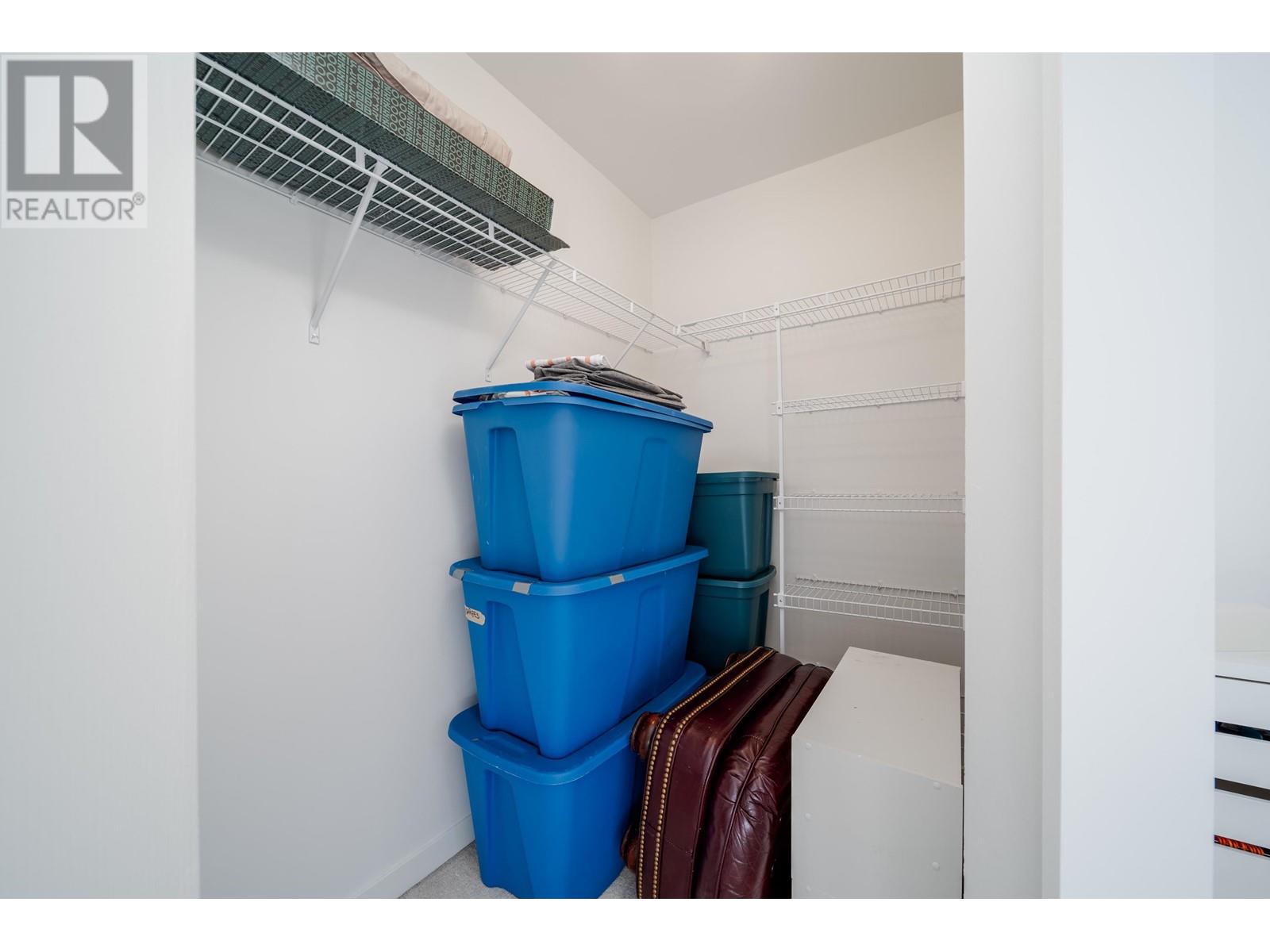Listing Picture 14 of 38 : 101 9399 ODLIN ROAD, Richmond / 烈治文 - 魯藝地產 Yvonne Lu Group - MLS Medallion Club Member