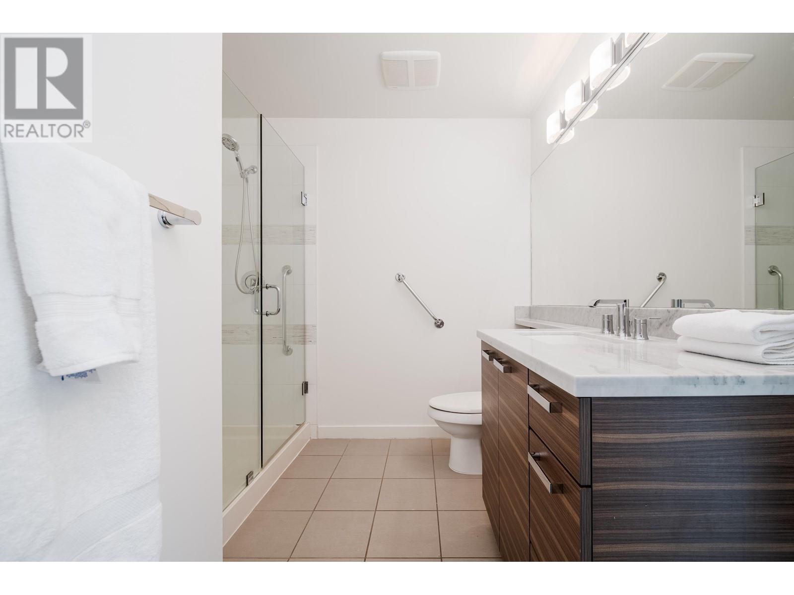 Listing Picture 15 of 38 : 101 9399 ODLIN ROAD, Richmond / 烈治文 - 魯藝地產 Yvonne Lu Group - MLS Medallion Club Member