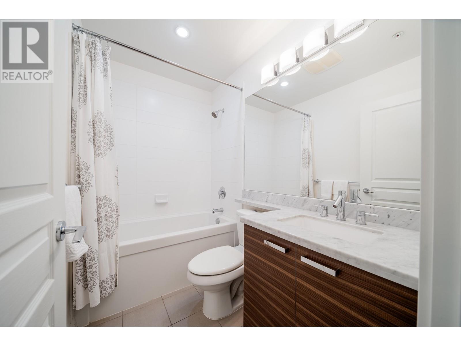 Listing Picture 20 of 38 : 101 9399 ODLIN ROAD, Richmond / 烈治文 - 魯藝地產 Yvonne Lu Group - MLS Medallion Club Member