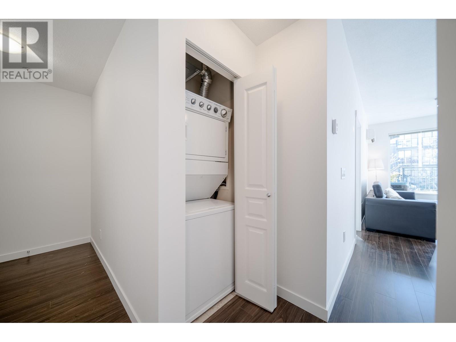 Listing Picture 21 of 38 : 101 9399 ODLIN ROAD, Richmond / 烈治文 - 魯藝地產 Yvonne Lu Group - MLS Medallion Club Member