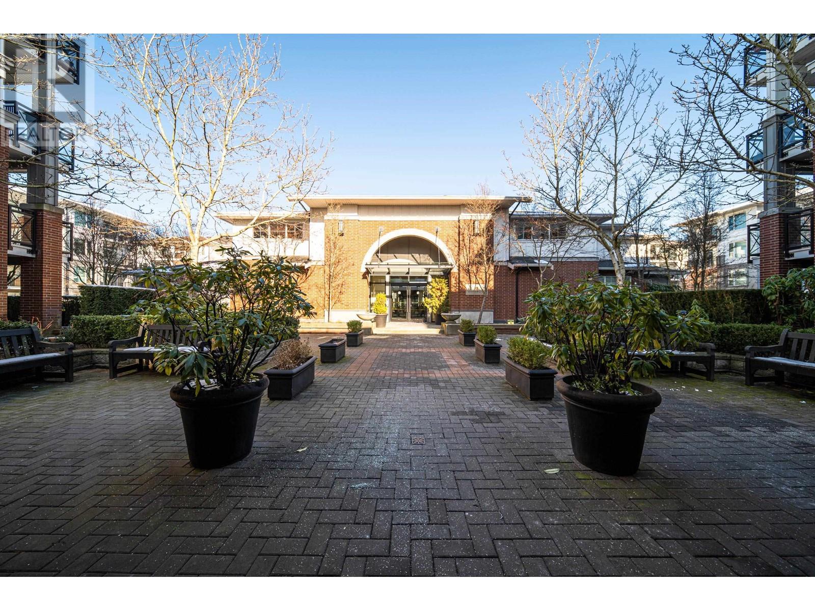 Listing Picture 25 of 38 : 101 9399 ODLIN ROAD, Richmond / 烈治文 - 魯藝地產 Yvonne Lu Group - MLS Medallion Club Member