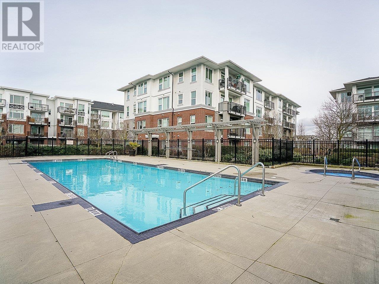 Listing Picture 27 of 38 : 101 9399 ODLIN ROAD, Richmond / 烈治文 - 魯藝地產 Yvonne Lu Group - MLS Medallion Club Member