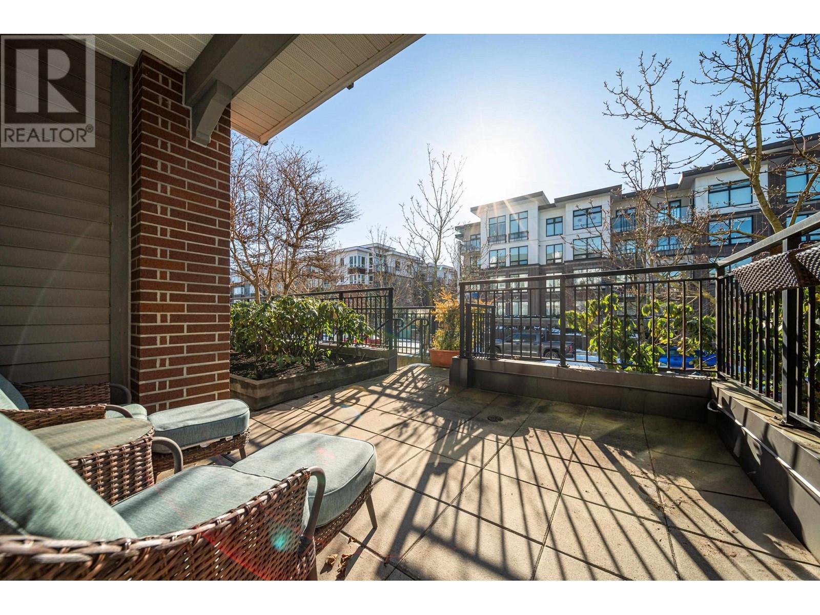 Listing Picture 3 of 38 : 101 9399 ODLIN ROAD, Richmond / 烈治文 - 魯藝地產 Yvonne Lu Group - MLS Medallion Club Member