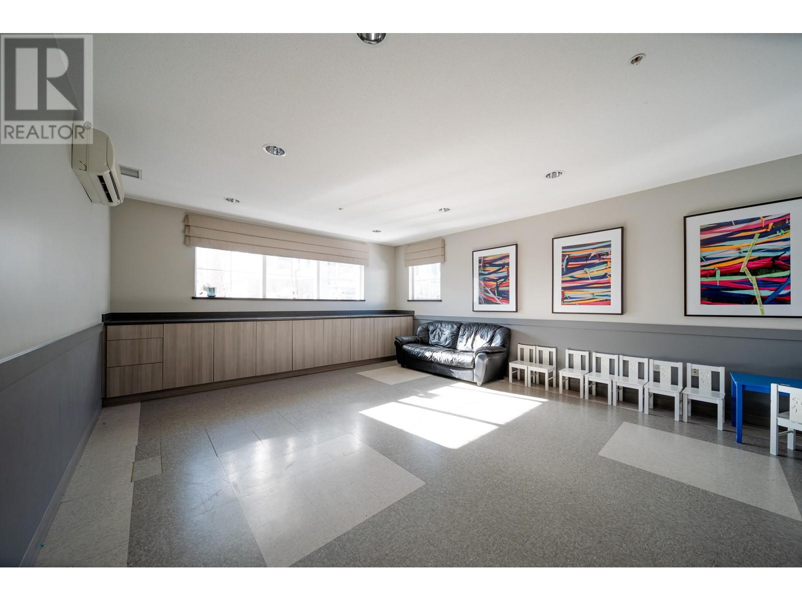 Listing Picture 34 of 38 : 101 9399 ODLIN ROAD, Richmond / 烈治文 - 魯藝地產 Yvonne Lu Group - MLS Medallion Club Member