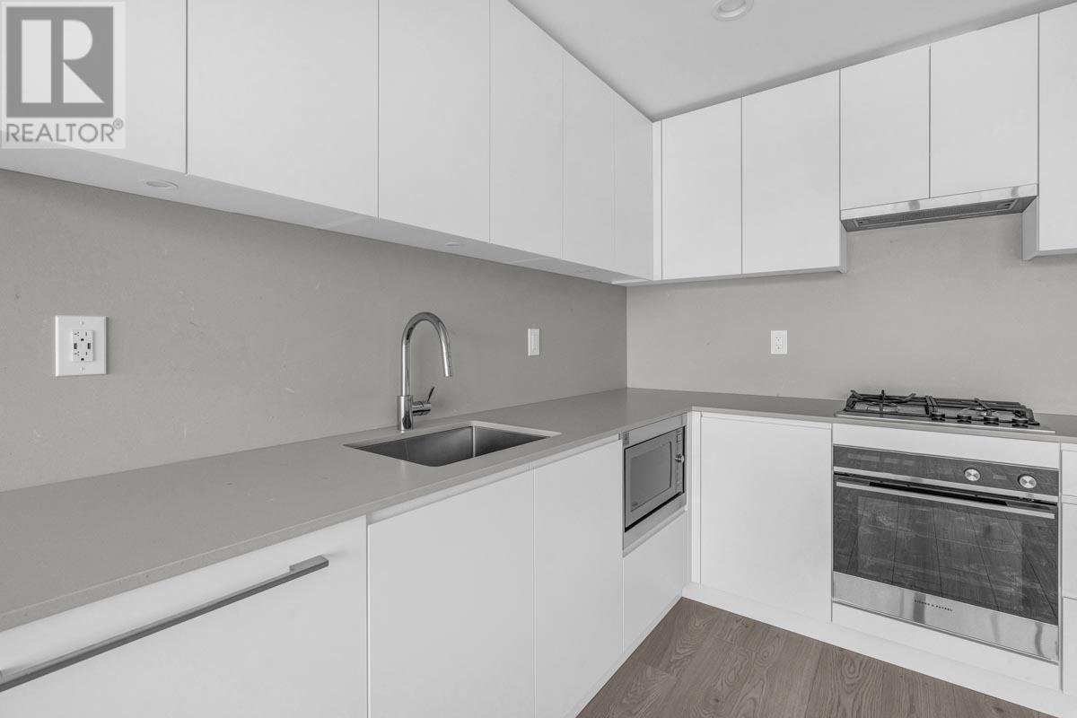 Listing Picture 5 of 12 : 2205 2181 MADISON AVENUE, Burnaby / 本拿比 - 魯藝地產 Yvonne Lu Group - MLS Medallion Club Member