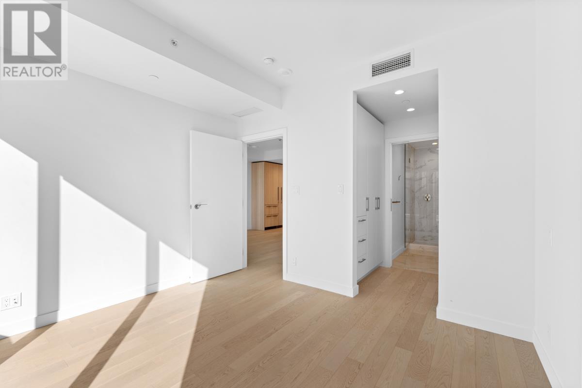 Listing Picture 11 of 39 : 416 6811 PEARSON WAY, Richmond / 烈治文 - 魯藝地產 Yvonne Lu Group - MLS Medallion Club Member