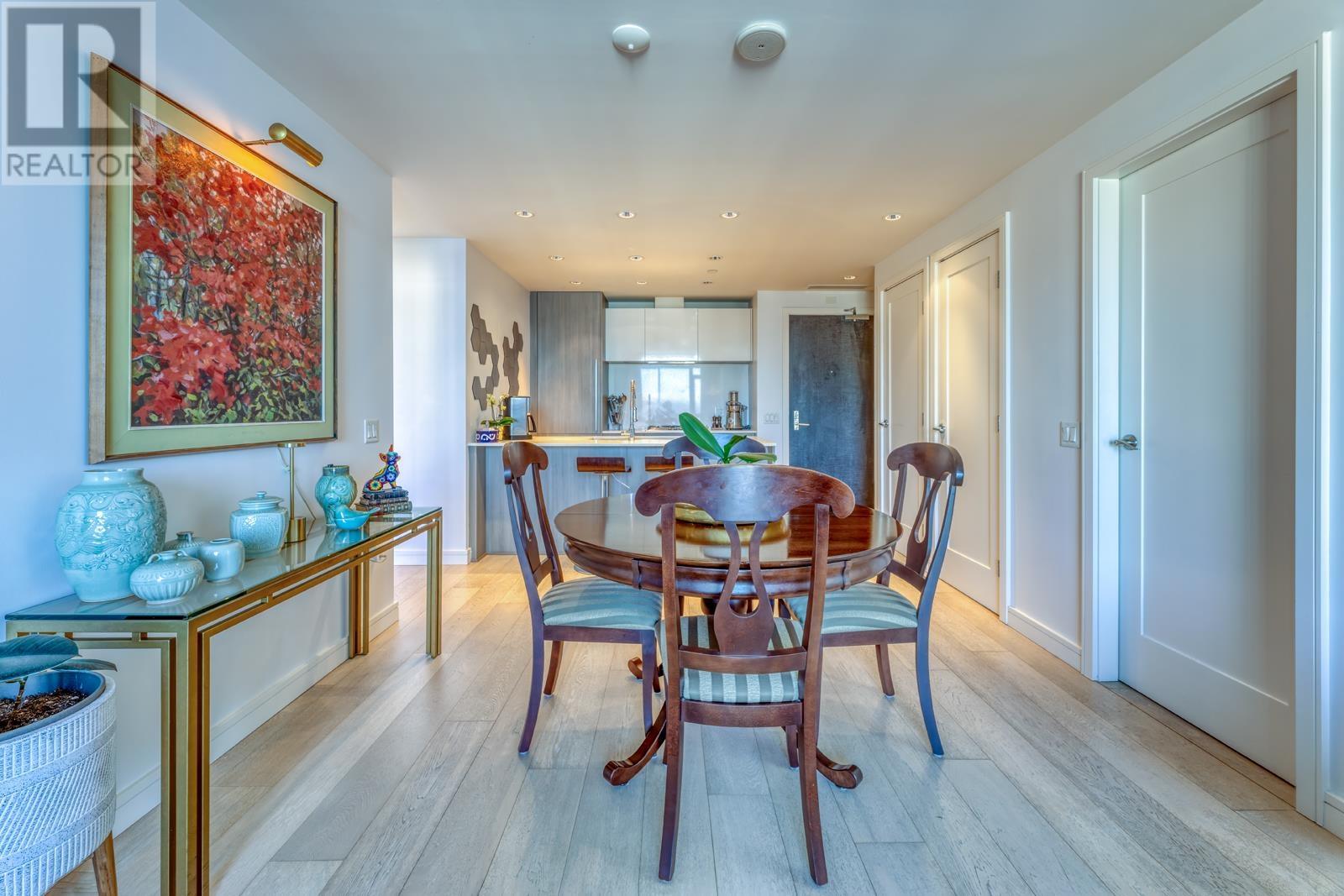 Listing Picture 10 of 35 : 1606 1221 BIDWELL STREET, Vancouver / 溫哥華 - 魯藝地產 Yvonne Lu Group - MLS Medallion Club Member