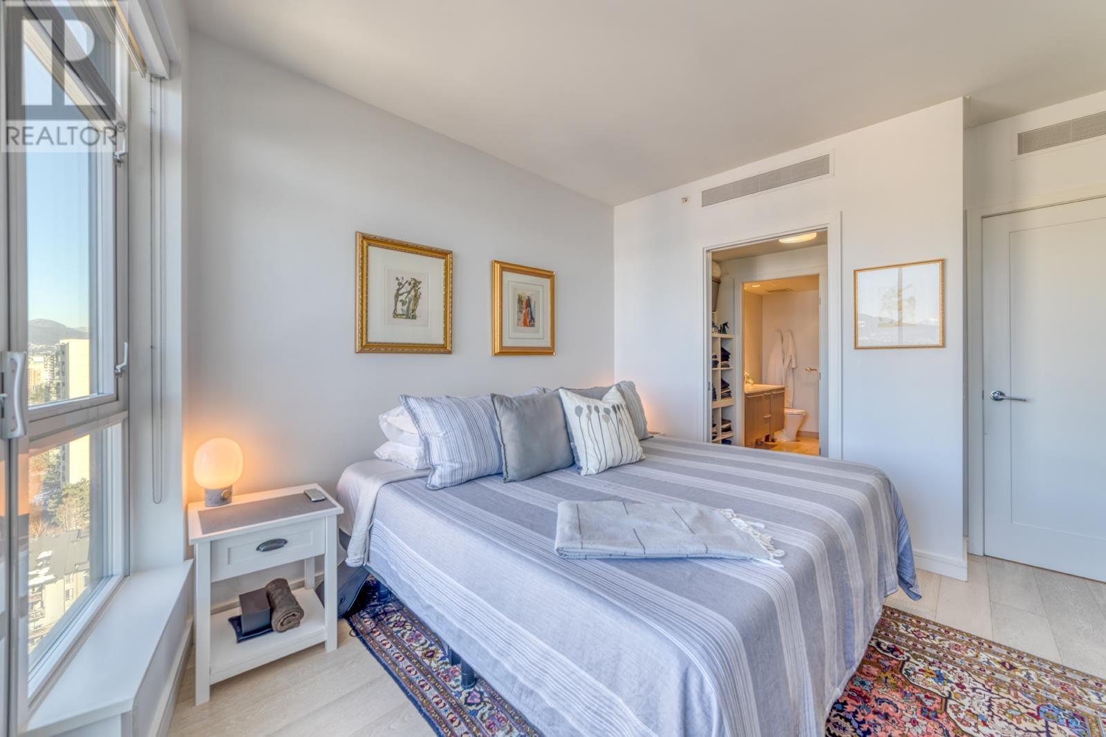 Listing Picture 13 of 35 : 1606 1221 BIDWELL STREET, Vancouver / 溫哥華 - 魯藝地產 Yvonne Lu Group - MLS Medallion Club Member