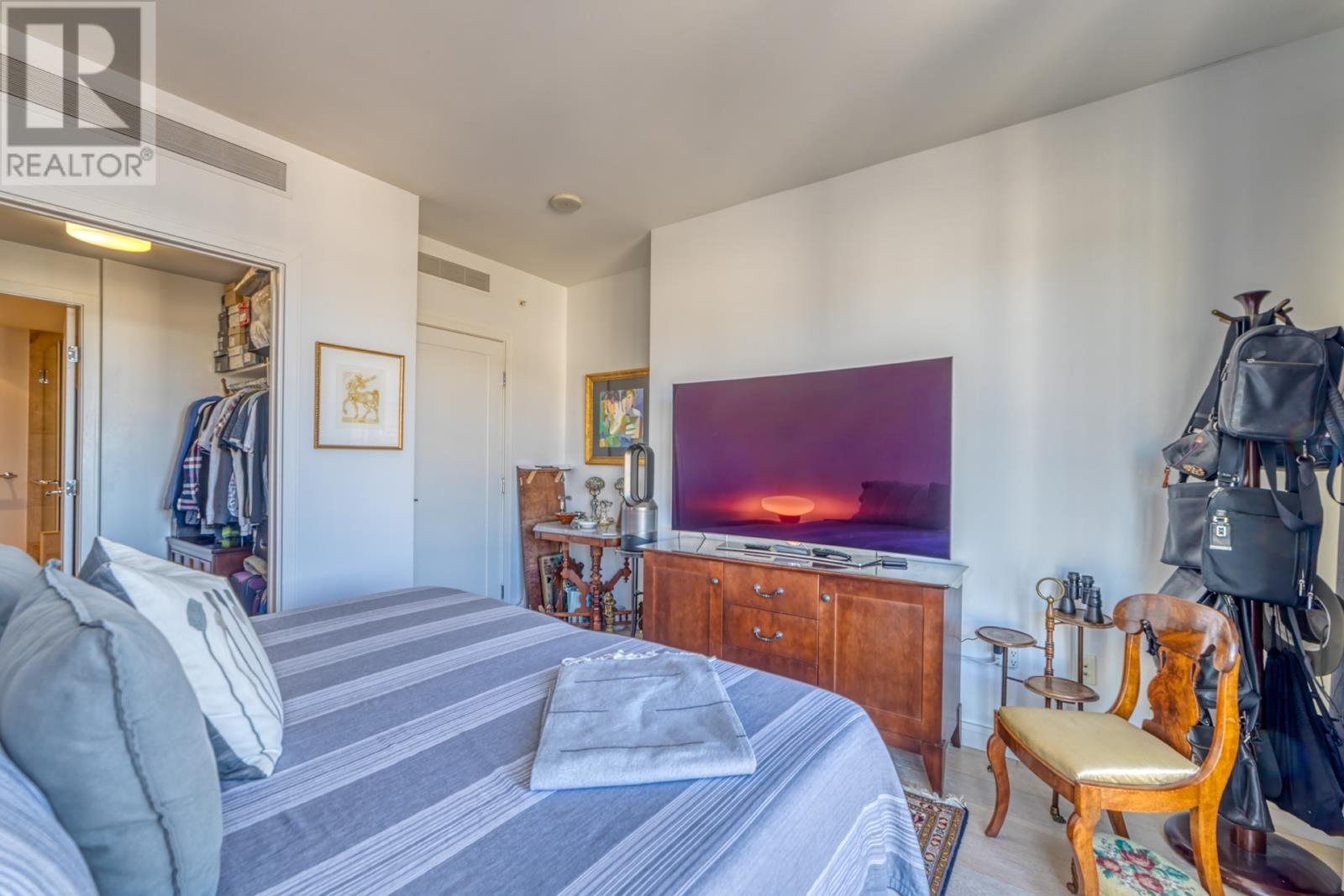 Listing Picture 14 of 35 : 1606 1221 BIDWELL STREET, Vancouver / 溫哥華 - 魯藝地產 Yvonne Lu Group - MLS Medallion Club Member