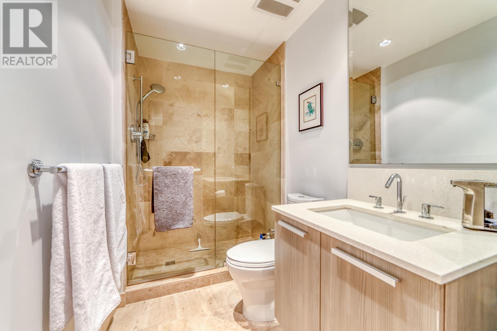 Listing Picture 19 of 35 : 1606 1221 BIDWELL STREET, Vancouver / 溫哥華 - 魯藝地產 Yvonne Lu Group - MLS Medallion Club Member