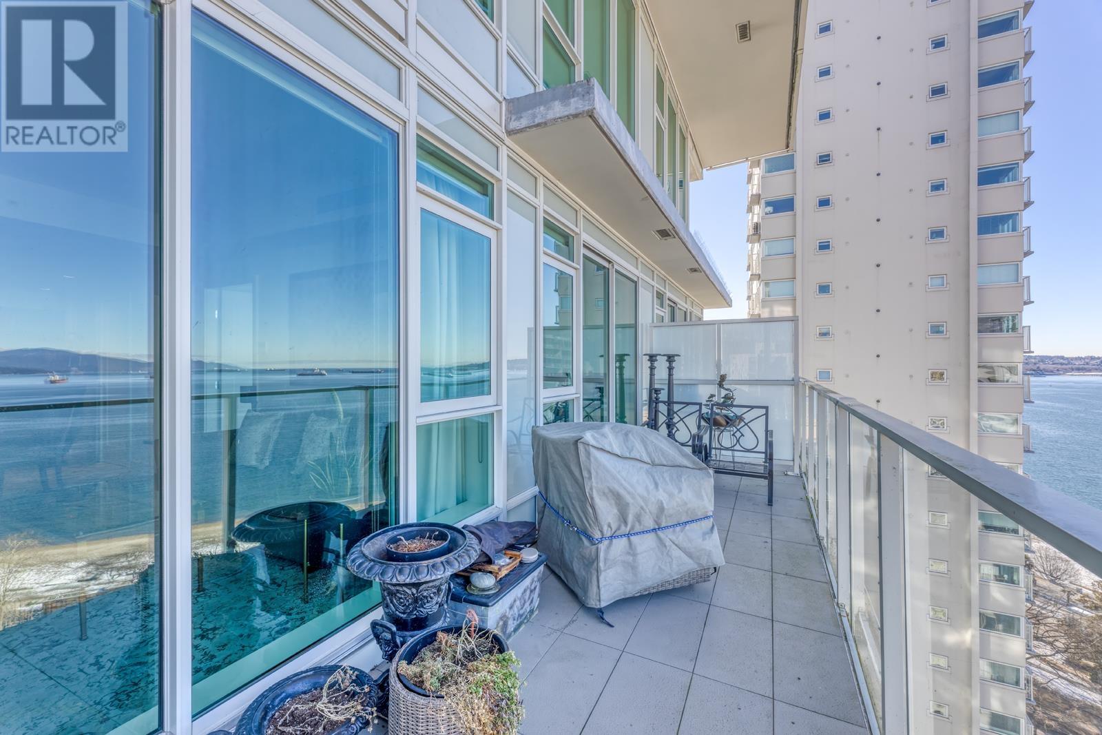 Listing Picture 22 of 35 : 1606 1221 BIDWELL STREET, Vancouver / 溫哥華 - 魯藝地產 Yvonne Lu Group - MLS Medallion Club Member