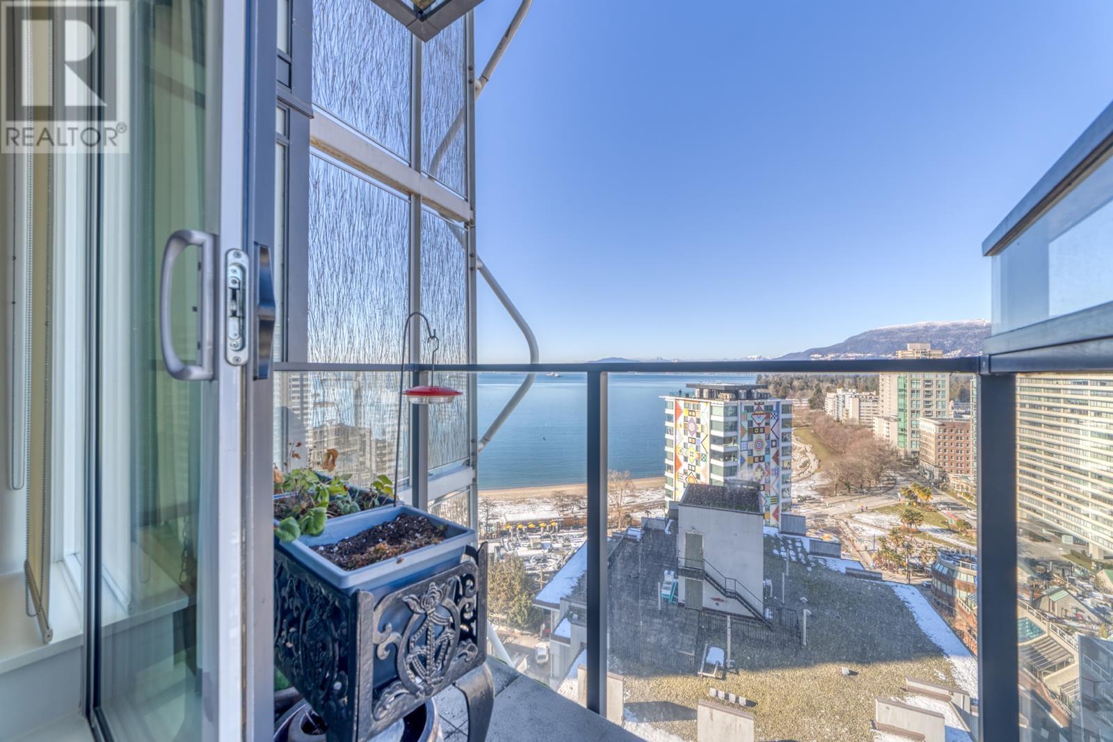 Listing Picture 23 of 35 : 1606 1221 BIDWELL STREET, Vancouver / 溫哥華 - 魯藝地產 Yvonne Lu Group - MLS Medallion Club Member