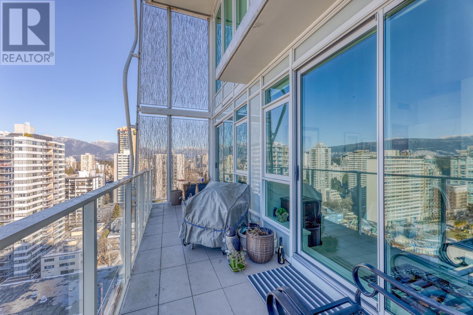 Listing Picture 25 of 35 : 1606 1221 BIDWELL STREET, Vancouver / 溫哥華 - 魯藝地產 Yvonne Lu Group - MLS Medallion Club Member