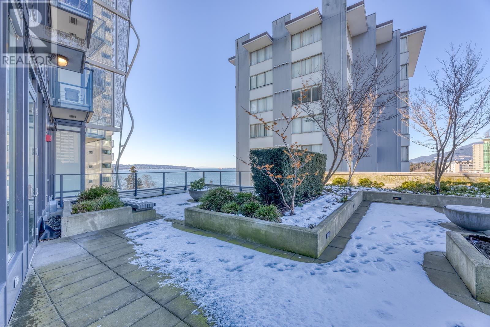 Listing Picture 32 of 35 : 1606 1221 BIDWELL STREET, Vancouver / 溫哥華 - 魯藝地產 Yvonne Lu Group - MLS Medallion Club Member