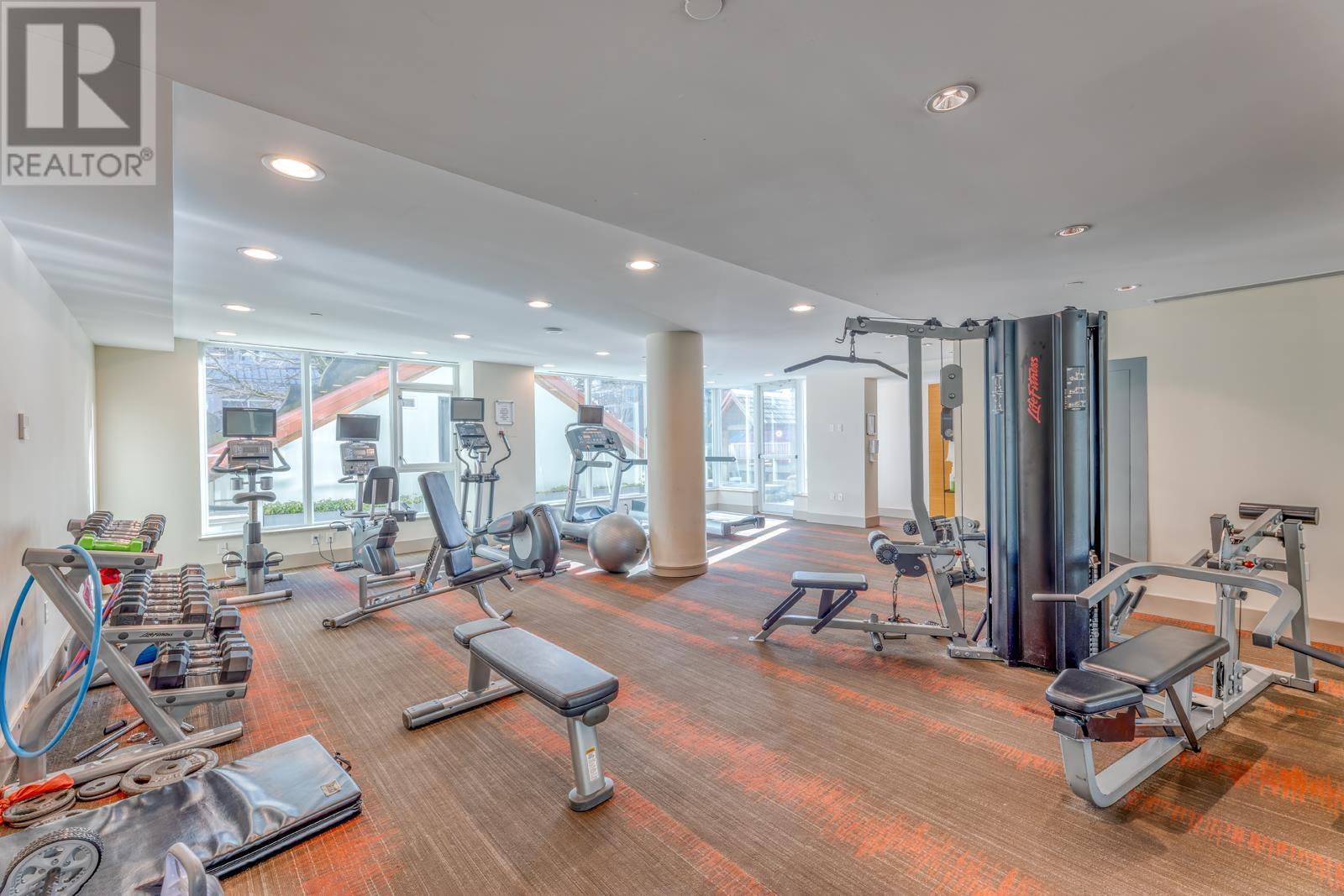 Listing Picture 33 of 35 : 1606 1221 BIDWELL STREET, Vancouver / 溫哥華 - 魯藝地產 Yvonne Lu Group - MLS Medallion Club Member