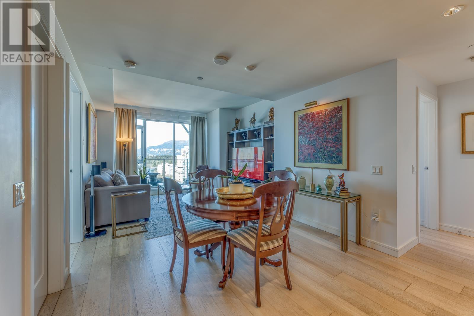 Listing Picture 4 of 35 : 1606 1221 BIDWELL STREET, Vancouver / 溫哥華 - 魯藝地產 Yvonne Lu Group - MLS Medallion Club Member