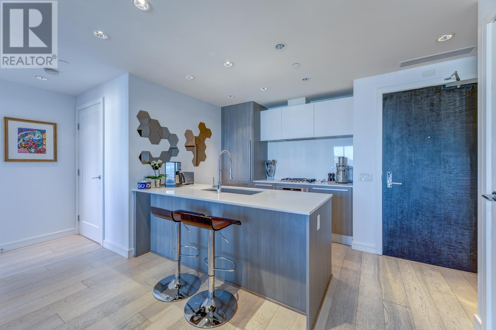 Listing Picture 6 of 35 : 1606 1221 BIDWELL STREET, Vancouver / 溫哥華 - 魯藝地產 Yvonne Lu Group - MLS Medallion Club Member