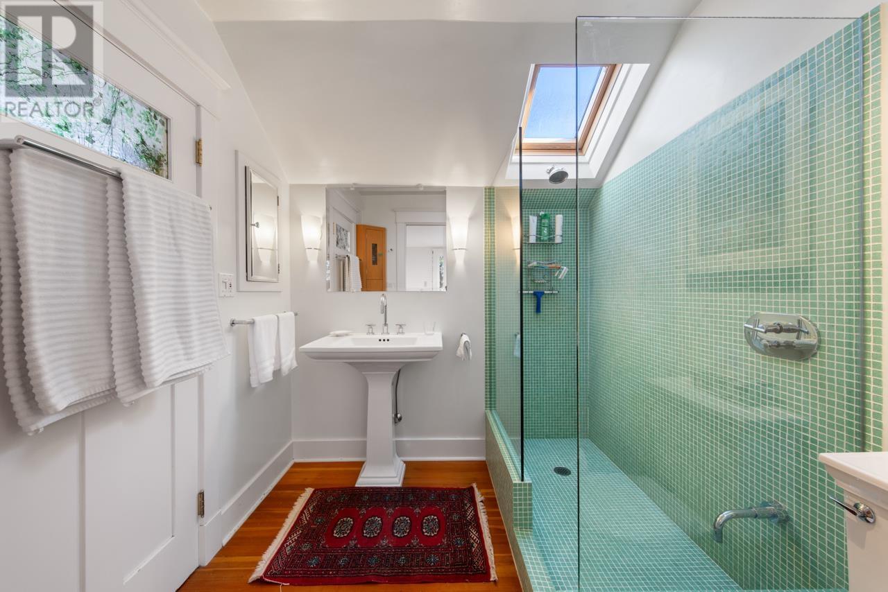 Listing Picture 23 of 32 : 396 E 47TH AVENUE, Vancouver / 溫哥華 - 魯藝地產 Yvonne Lu Group - MLS Medallion Club Member