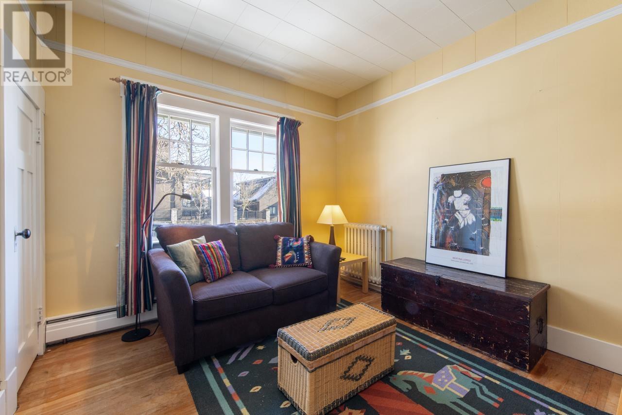 Listing Picture 6 of 32 : 396 E 47TH AVENUE, Vancouver / 溫哥華 - 魯藝地產 Yvonne Lu Group - MLS Medallion Club Member