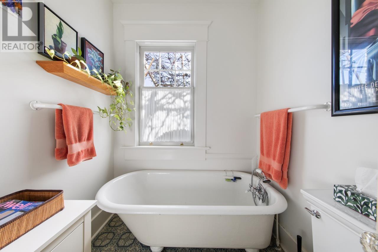 Listing Picture 8 of 32 : 396 E 47TH AVENUE, Vancouver / 溫哥華 - 魯藝地產 Yvonne Lu Group - MLS Medallion Club Member