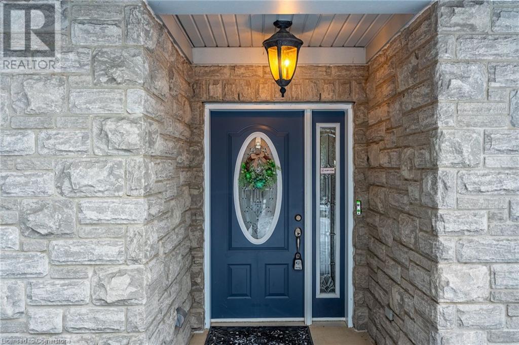Property at 715 ROBSON Road image 4