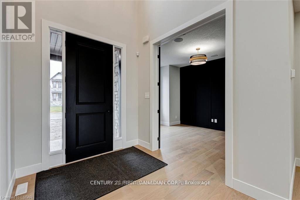 129 Aspen Circle, Thames Centre, Ontario  N0M 2P0 - Photo 5 - X11933342
