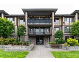 101 8733 160 STREET, Surrey, British Columbia