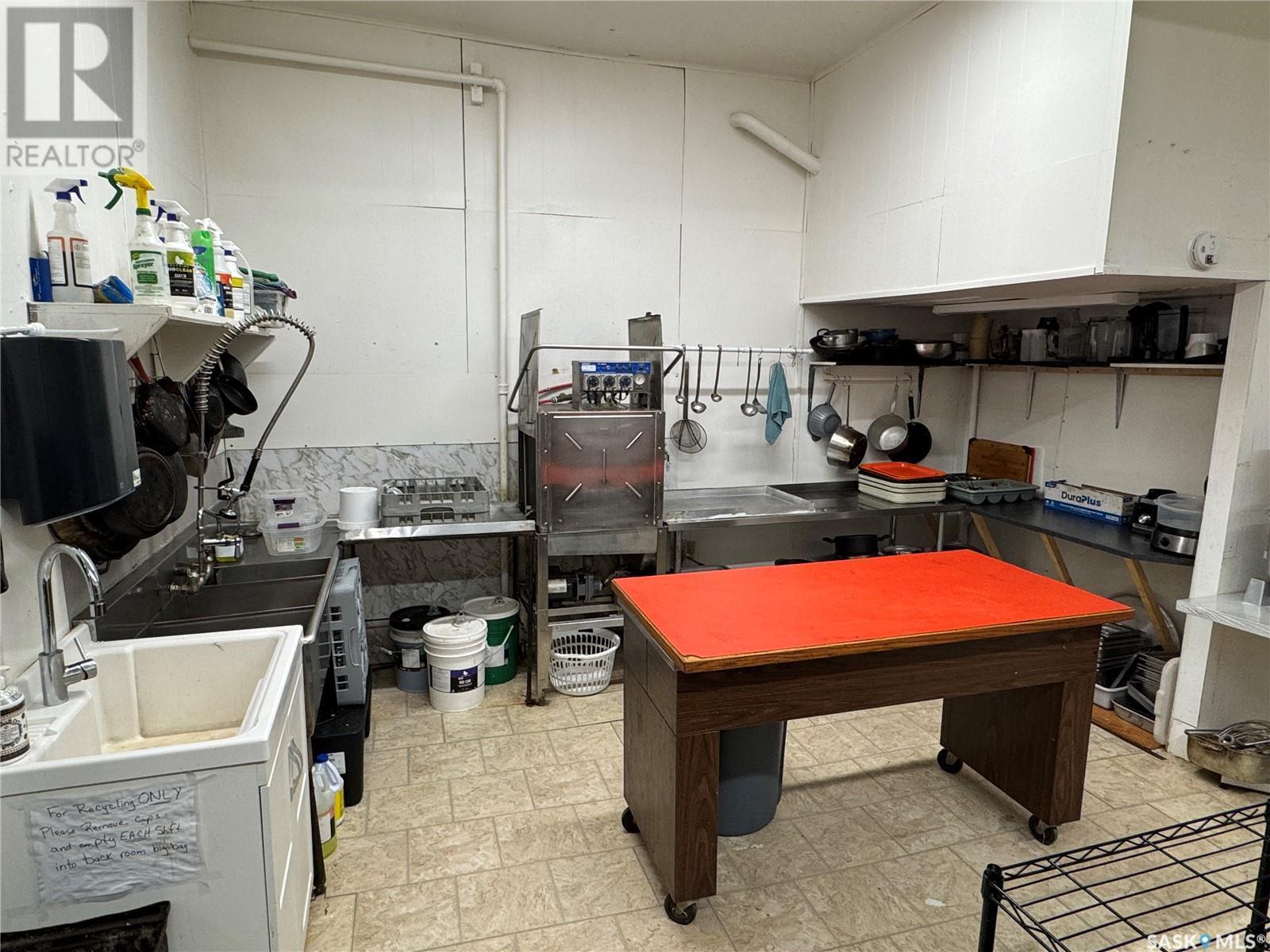 722 & 724 Desmond Street, Grenfell, Saskatchewan  S0G 2B0 - Photo 5 - SK996123