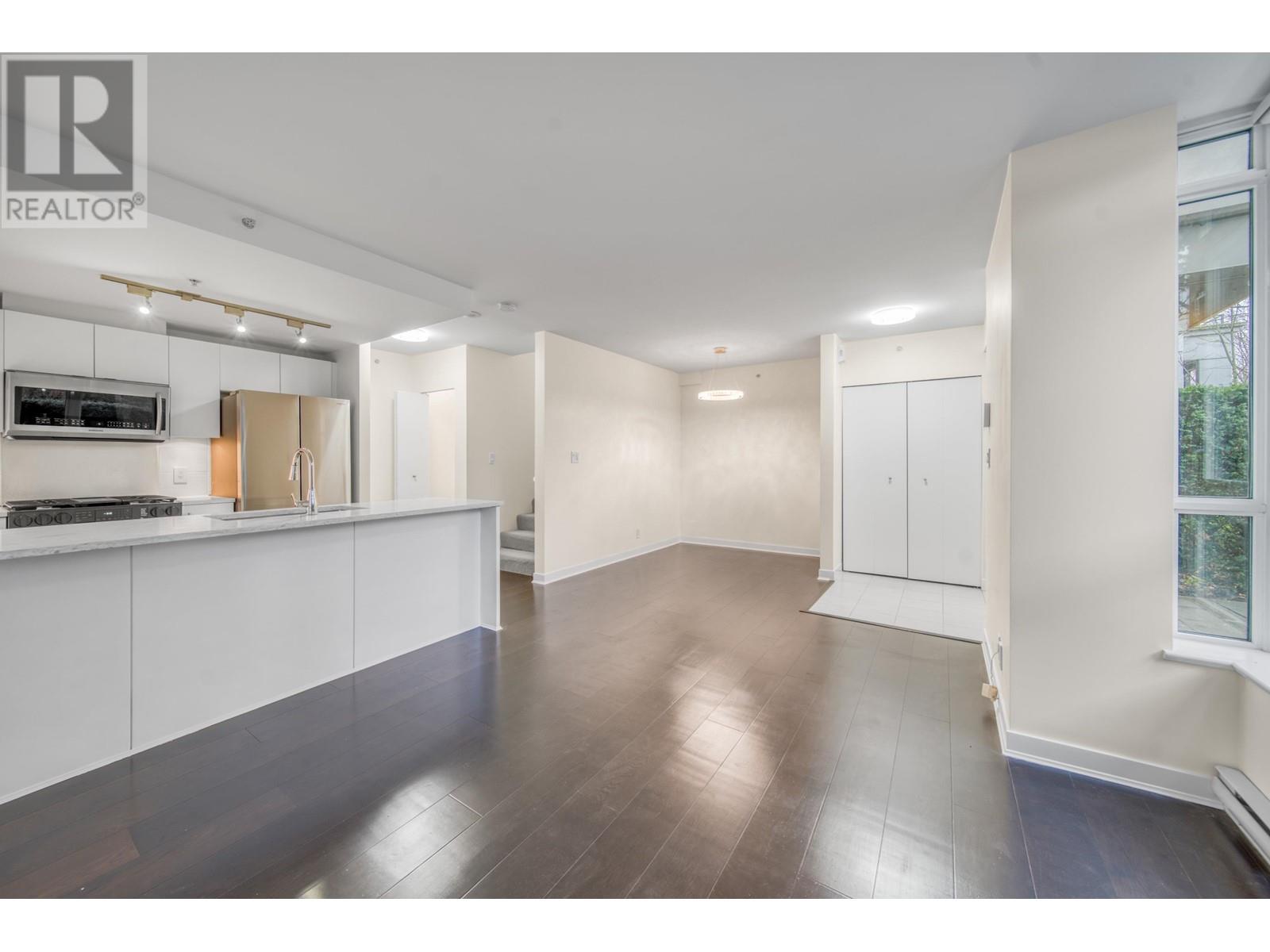 Listing Picture 7 of 30 : 5 7555 ALDERBRIDGE WAY, Richmond / 烈治文 - 魯藝地產 Yvonne Lu Group - MLS Medallion Club Member
