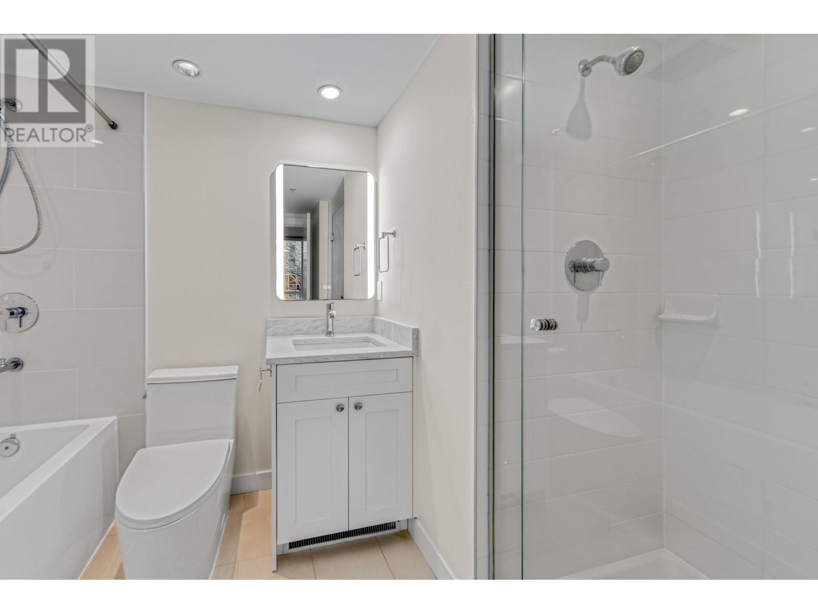 Listing Picture 23 of 30 : 5 7555 ALDERBRIDGE WAY, Richmond / 烈治文 - 魯藝地產 Yvonne Lu Group - MLS Medallion Club Member