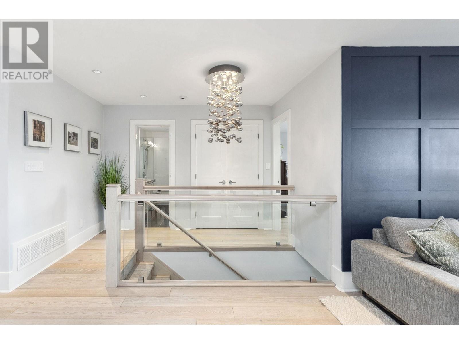 Listing Picture 13 of 40 : 4490 HARRIET STREET, Vancouver / 溫哥華 - 魯藝地產 Yvonne Lu Group - MLS Medallion Club Member