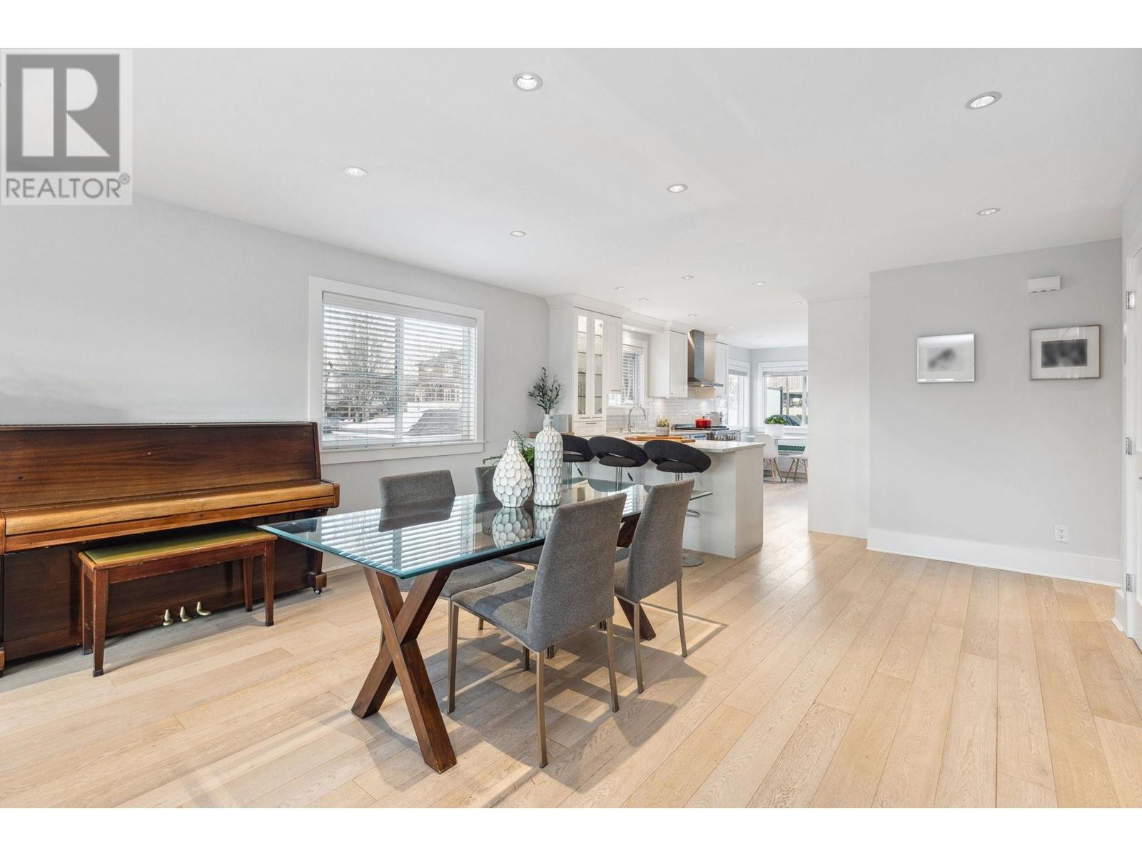 Listing Picture 4 of 40 : 4490 HARRIET STREET, Vancouver / 溫哥華 - 魯藝地產 Yvonne Lu Group - MLS Medallion Club Member