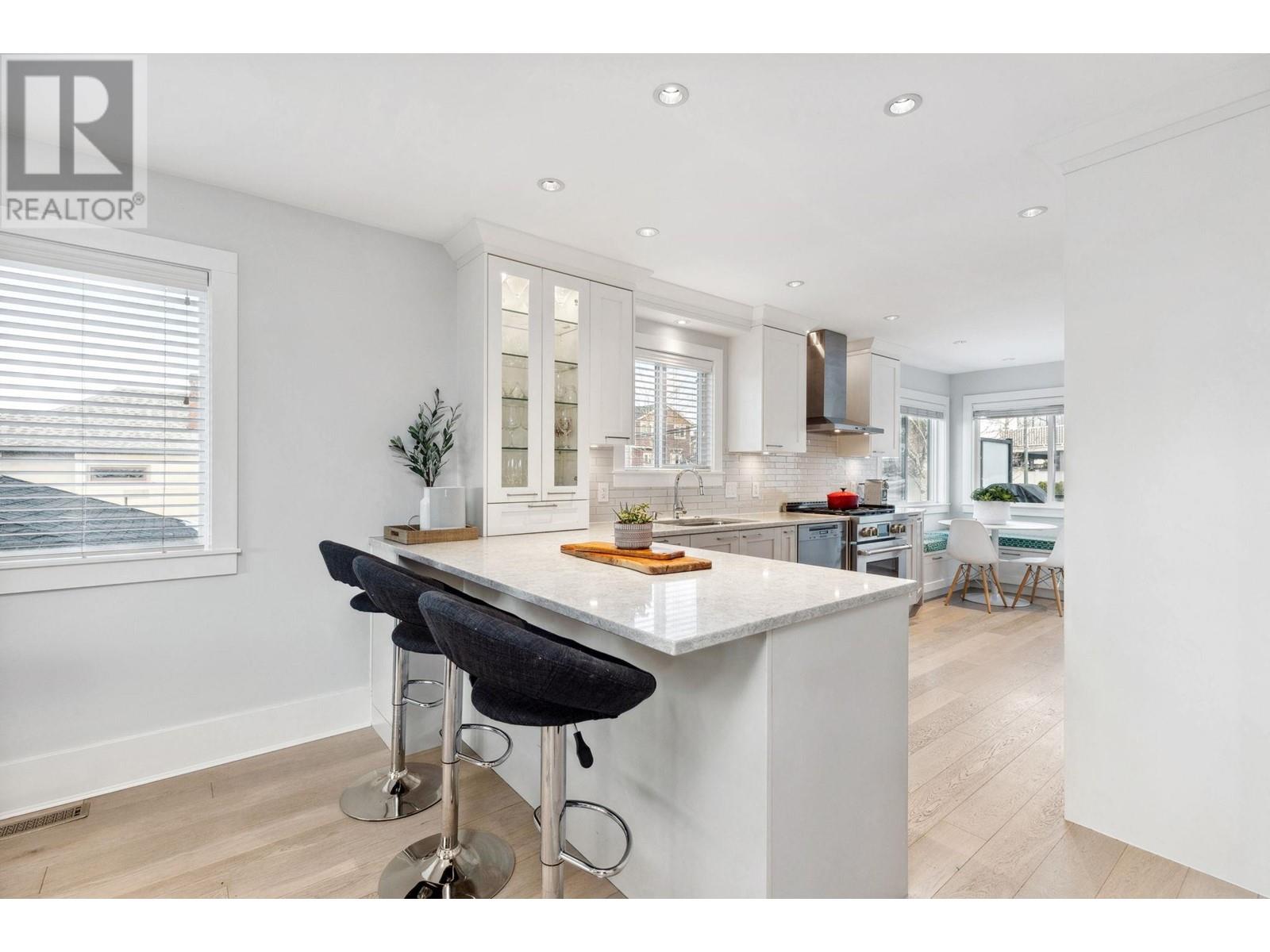 Listing Picture 15 of 40 : 4490 HARRIET STREET, Vancouver / 溫哥華 - 魯藝地產 Yvonne Lu Group - MLS Medallion Club Member