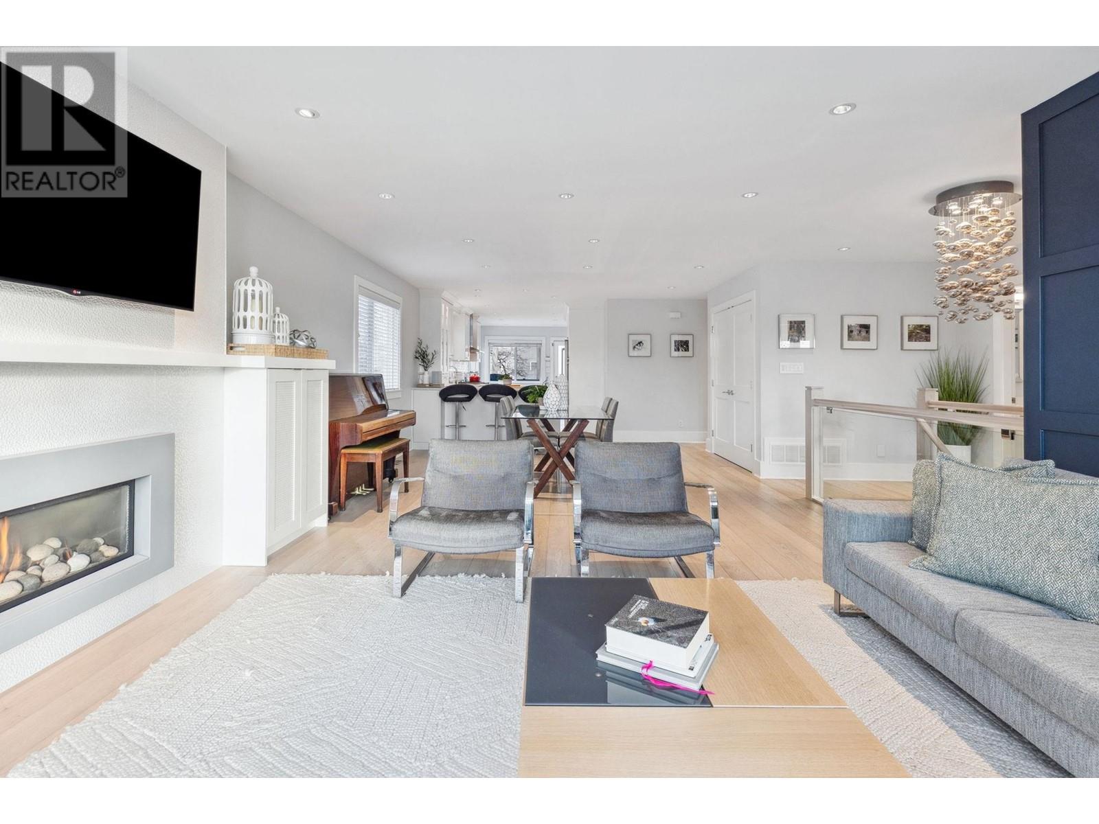 Listing Picture 9 of 40 : 4490 HARRIET STREET, Vancouver / 溫哥華 - 魯藝地產 Yvonne Lu Group - MLS Medallion Club Member