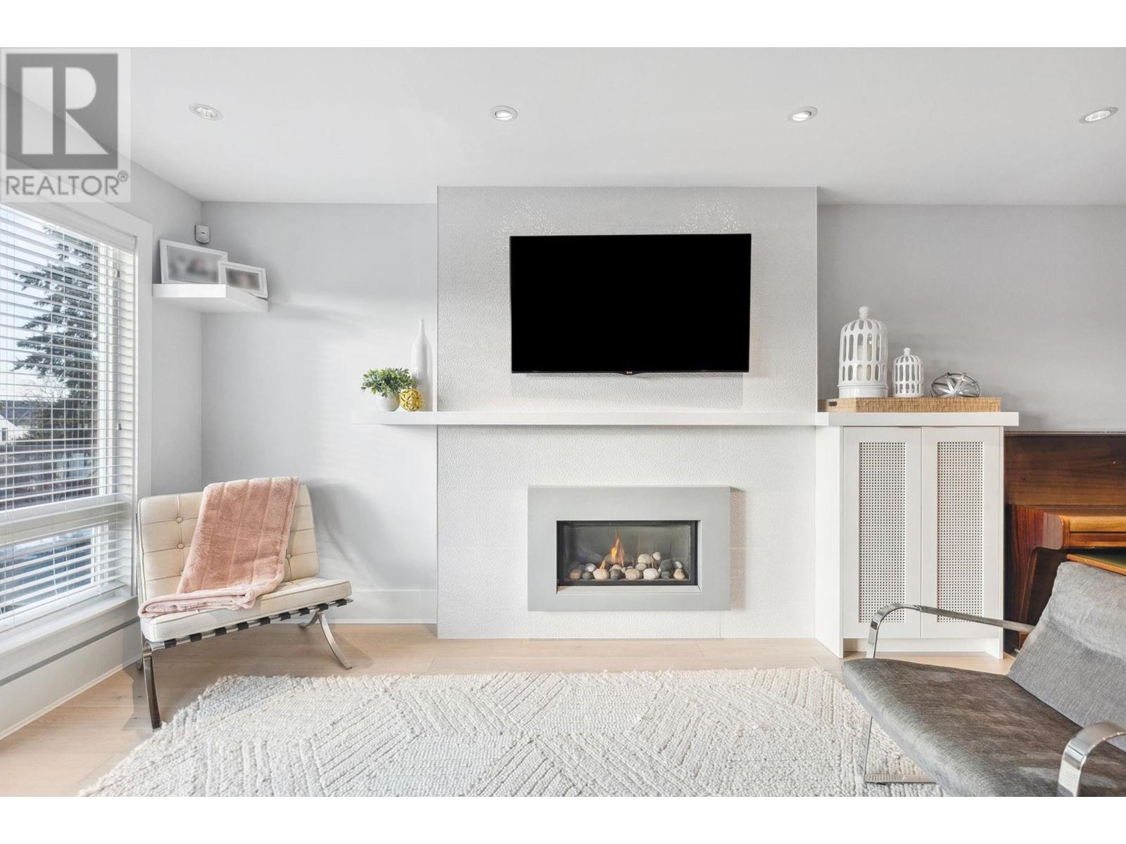 Listing Picture 11 of 40 : 4490 HARRIET STREET, Vancouver / 溫哥華 - 魯藝地產 Yvonne Lu Group - MLS Medallion Club Member