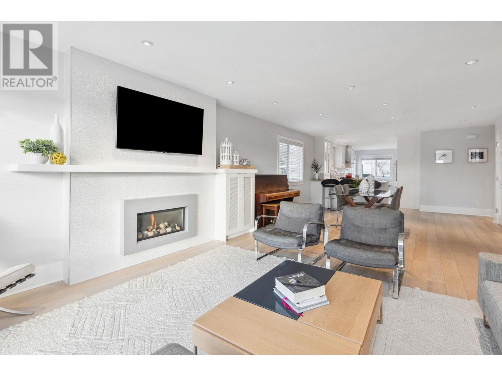 Listing Picture 10 of 40 : 4490 HARRIET STREET, Vancouver / 溫哥華 - 魯藝地產 Yvonne Lu Group - MLS Medallion Club Member