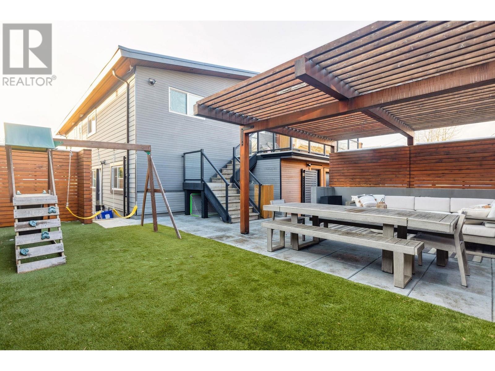 Listing Picture 32 of 40 : 4490 HARRIET STREET, Vancouver / 溫哥華 - 魯藝地產 Yvonne Lu Group - MLS Medallion Club Member