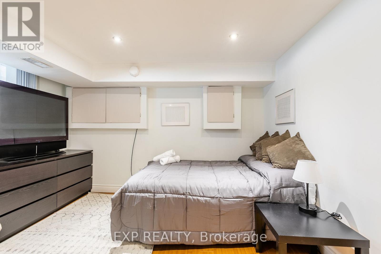 D - 903.5 Bathurst Street, Toronto (Annex), Ontario  M5R 3G4 - Photo 9 - C11977400