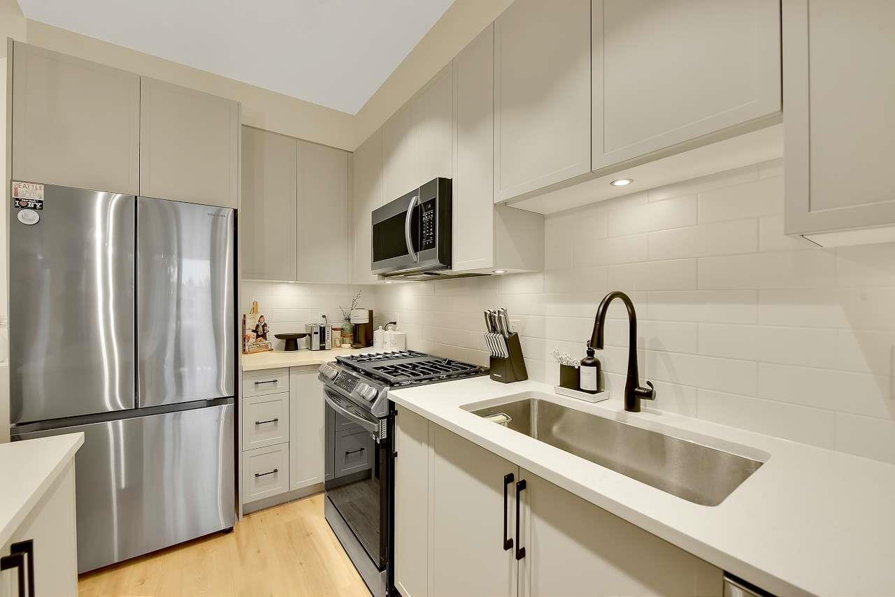 202 7506 199a Street, Langley, British Columbia  V4N 3L5 - Photo 3 - R2967894