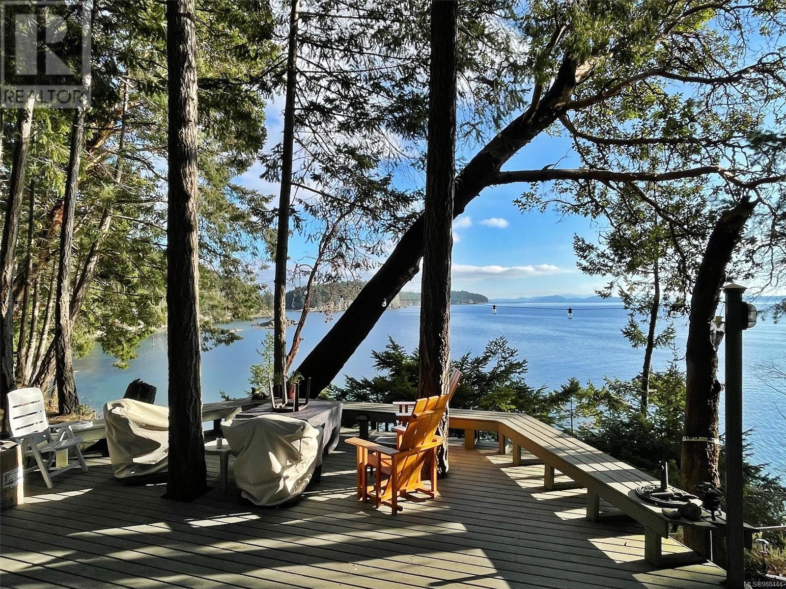 Property at 919 Salal Dr image 1