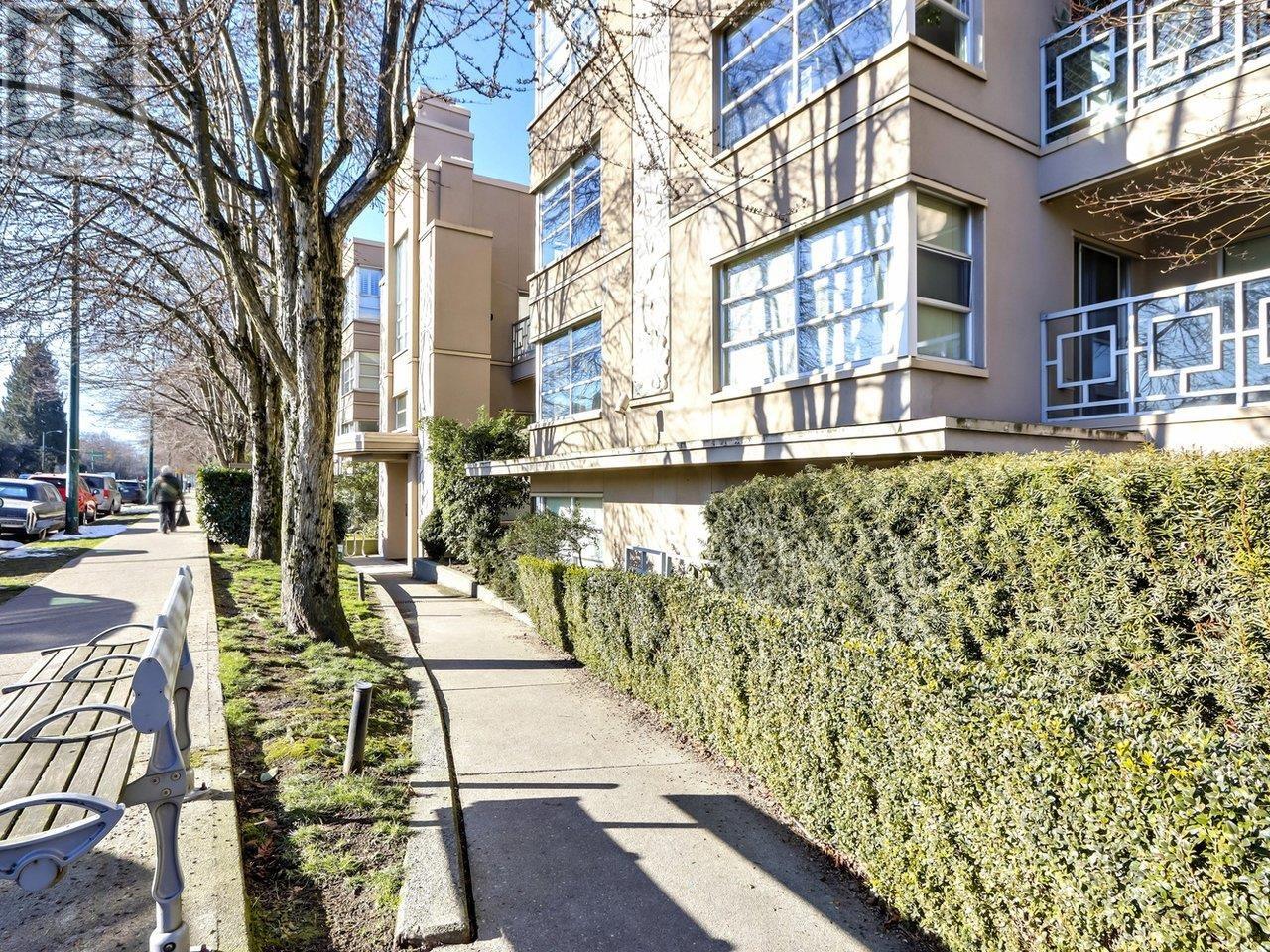 211 2983 W 4th Avenue, Vancouver, British Columbia  V6K 1R5 - Photo 2 - R2967808